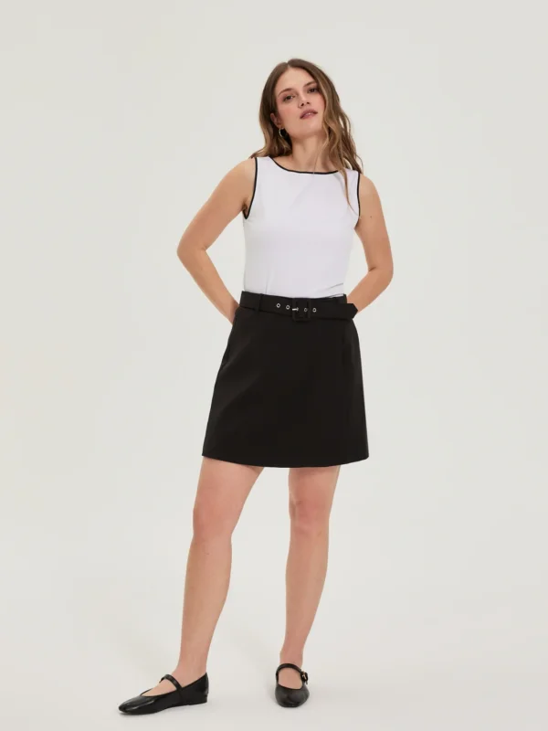 eng_pl_WOMENS-SHORTS-L-SH-4906-BLACK-34435_6.webp