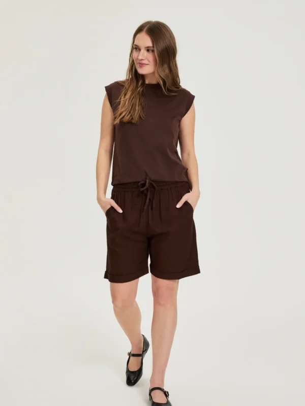 pol_pl_Szorty-z-dodatkiem-lnu-brazowe-34445_6.webp